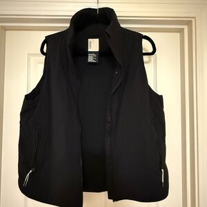 Vuori canyon insulated vest, size large